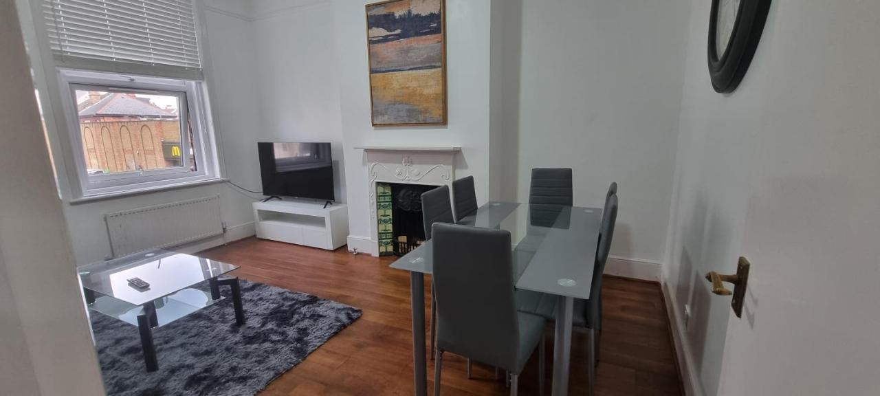 Cricklewood Broadway Guest Home Лондон Екстер'єр фото