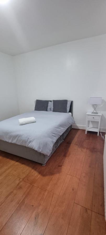Cricklewood Broadway Guest Home Лондон Екстер'єр фото
