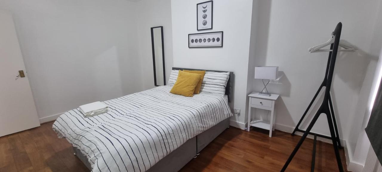Cricklewood Broadway Guest Home Лондон Екстер'єр фото