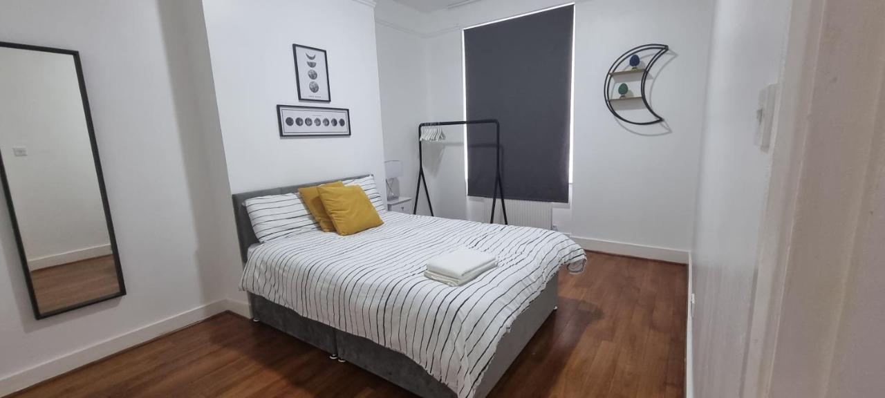 Cricklewood Broadway Guest Home Лондон Екстер'єр фото