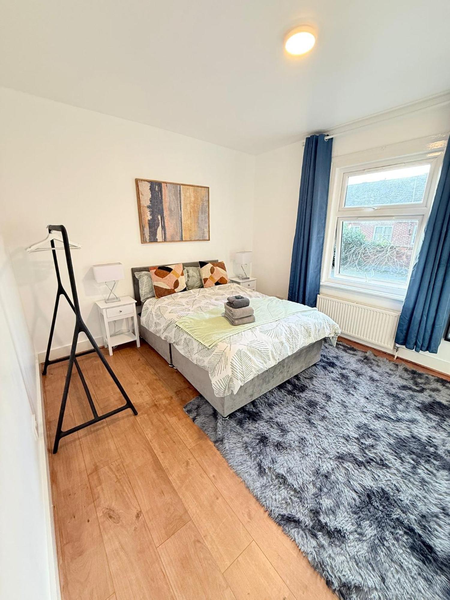 Cricklewood Broadway Guest Home Лондон Екстер'єр фото
