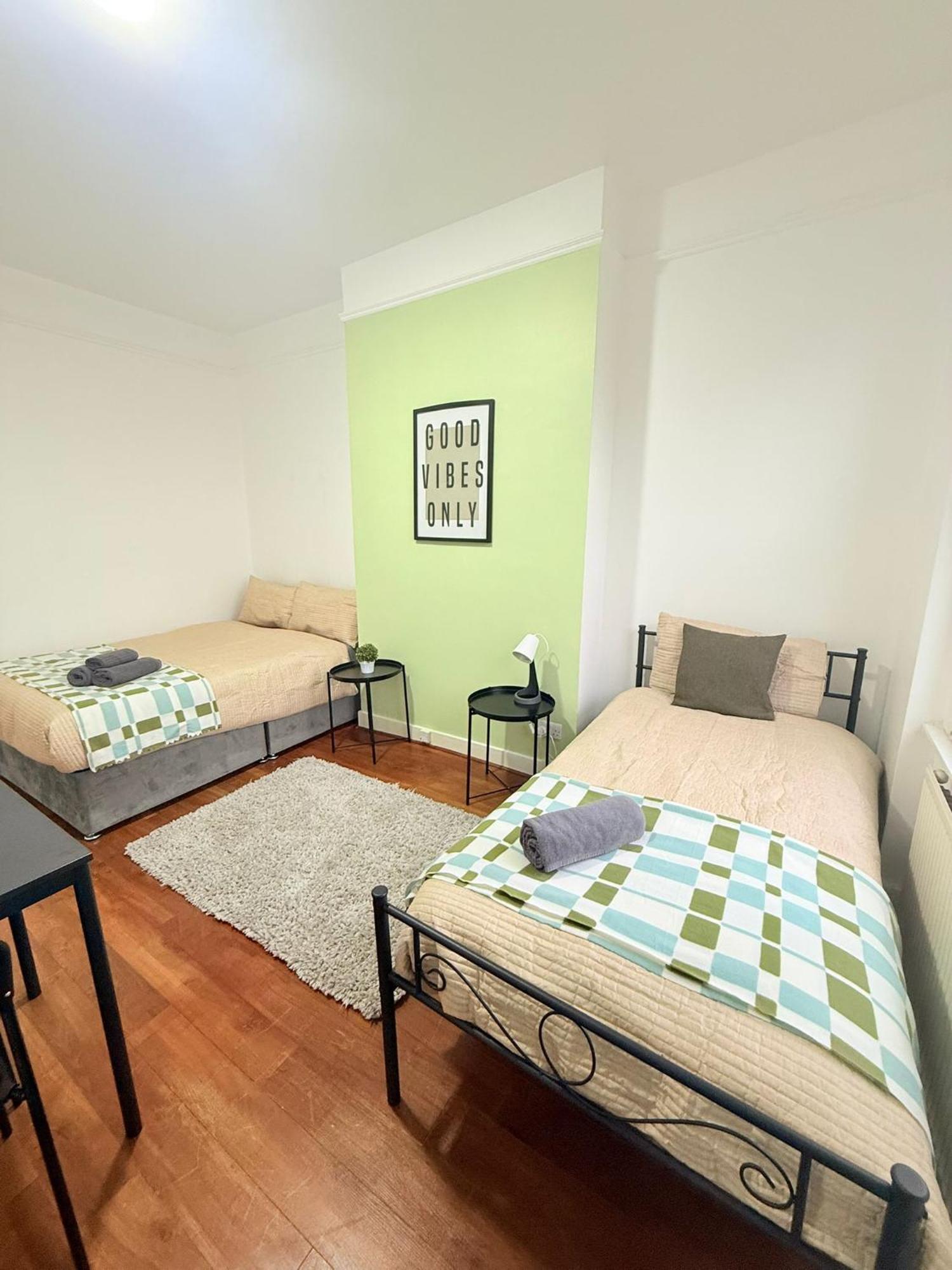 Cricklewood Broadway Guest Home Лондон Екстер'єр фото