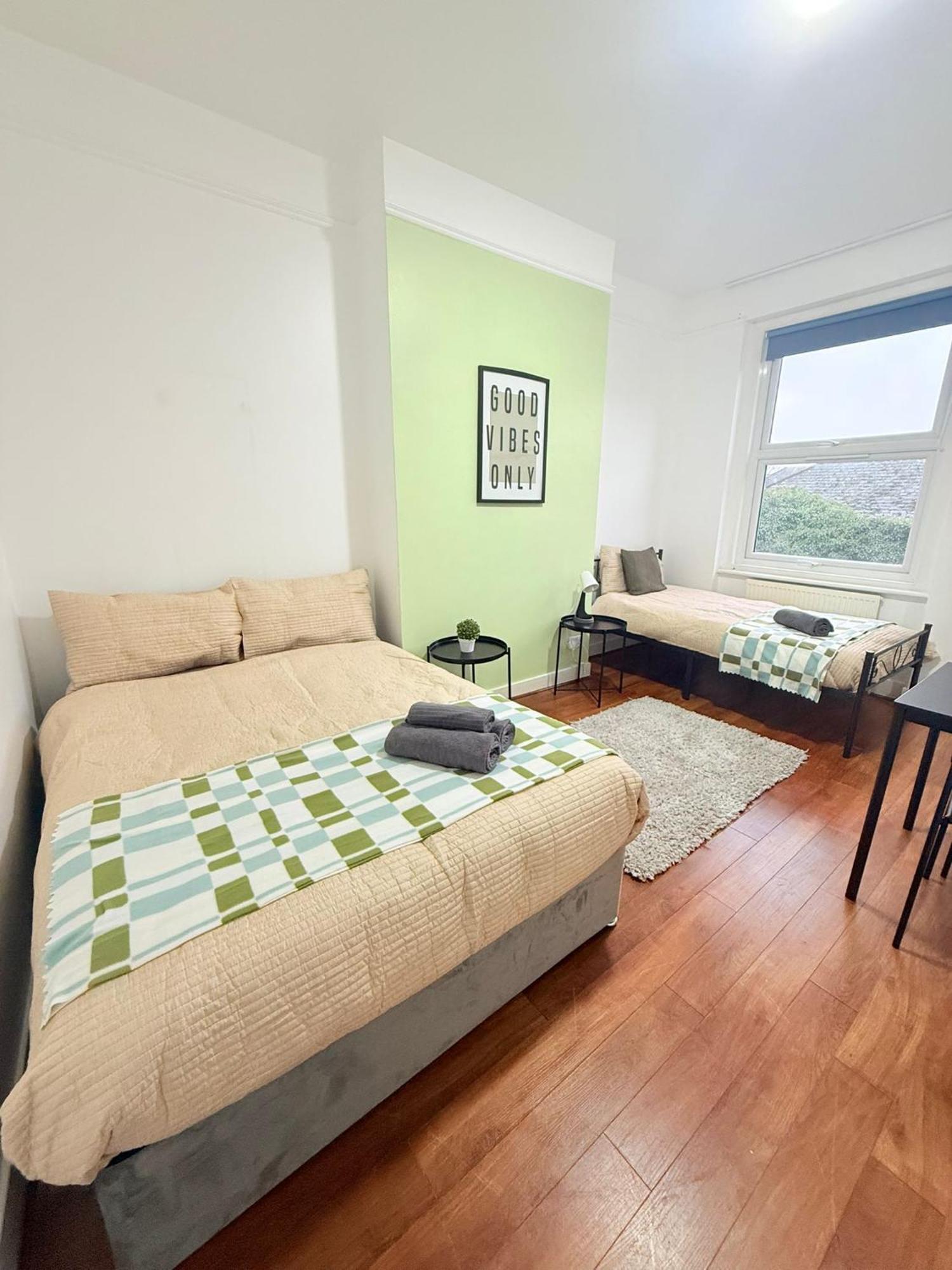 Cricklewood Broadway Guest Home Лондон Екстер'єр фото
