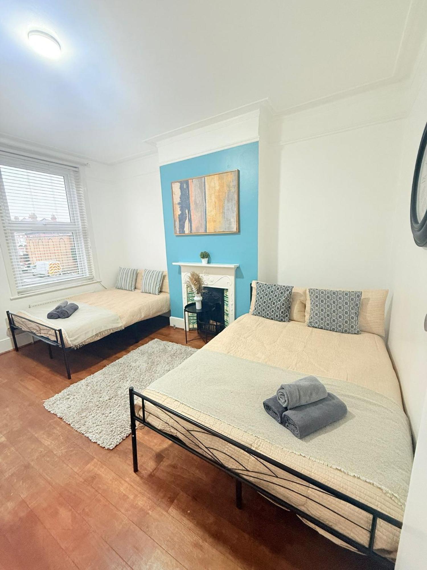 Cricklewood Broadway Guest Home Лондон Екстер'єр фото
